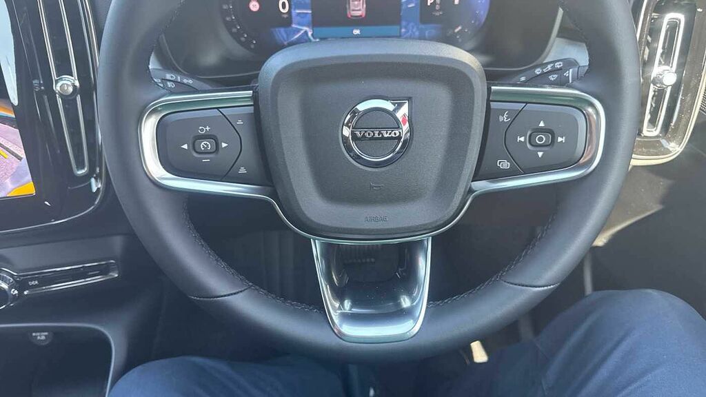 Volvo XC40 B3 Mild Hybrid Ultra Dark Blue #10