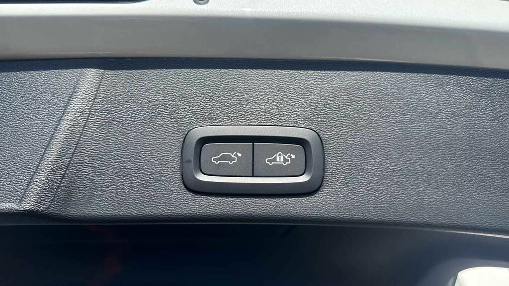 Volvo XC40 B3 Mild Hybrid Ultra Dark Blue #28
