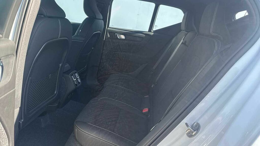 Volvo XC40 B3 Mild Hybrid Ultra Dark Blue #26
