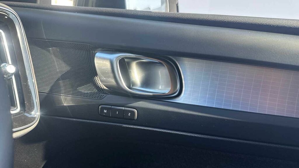 Volvo XC40 B3 Mild Hybrid Ultra Dark Blue #24