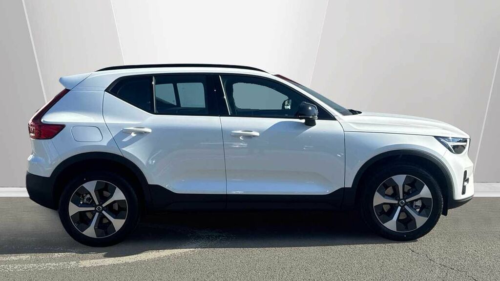 Volvo XC40 Plus, B3 Mild Hybrid, Dark White #3
