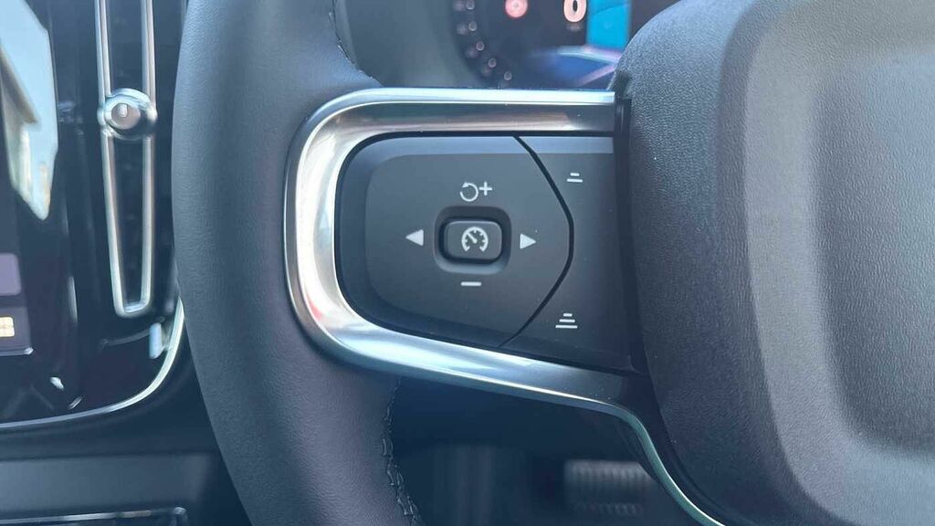 Volvo XC40 B3 Mild Hybrid Ultra Dark Blue #19