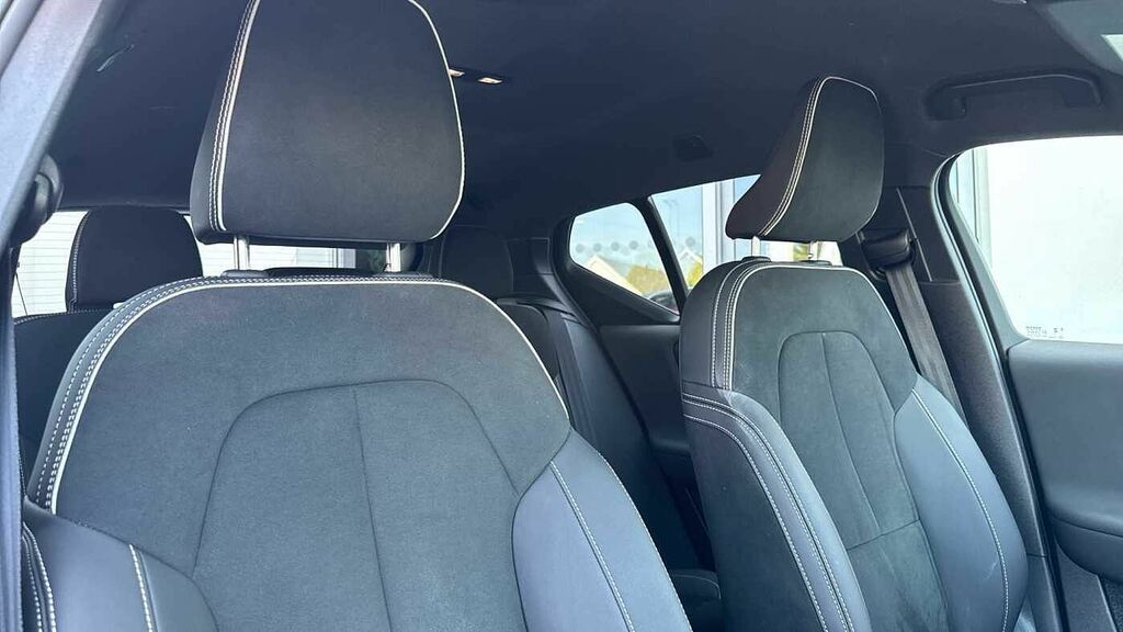Volvo XC40 Ultra, B4 Mild Hybrid, Dark 21 Alloys Wh Black #29