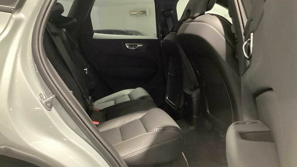 Volvo XC60 Black Edition Plus, T6 Awd Plug-in Hybrid, Electri Grey #6