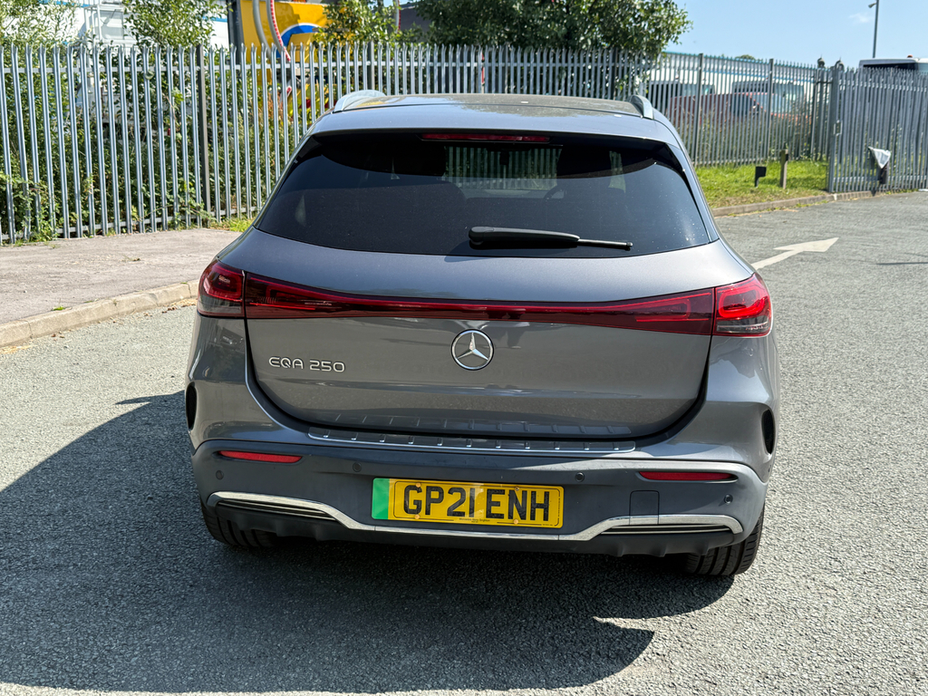 Mercedes-Benz EQA 250 66.5Kwh Amg Line Suv 190 Ps  #4