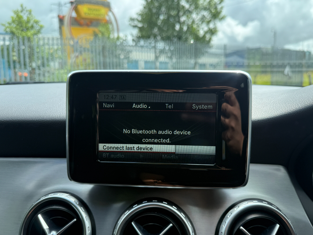 Mercedes-Benz GLA Class 2.1 Gla220 Cdi Amg Line Premium 4Matic Red #43