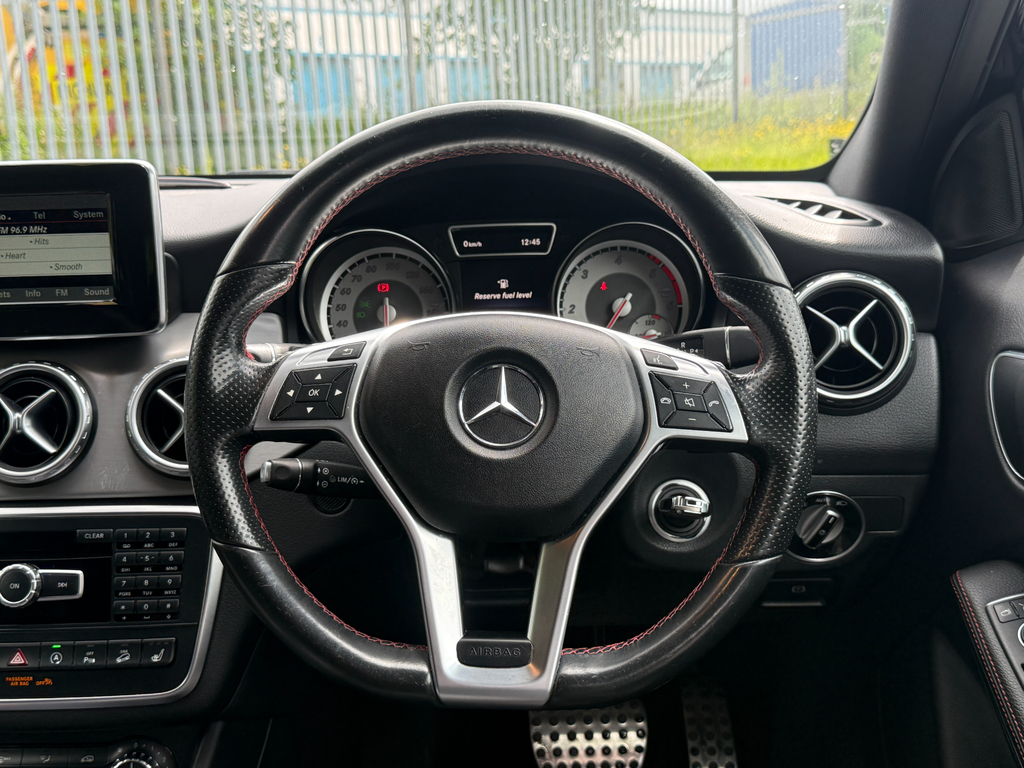 Mercedes-Benz GLA Class 2.1 Gla220 Cdi Amg Line Premium 4Matic Red #32
