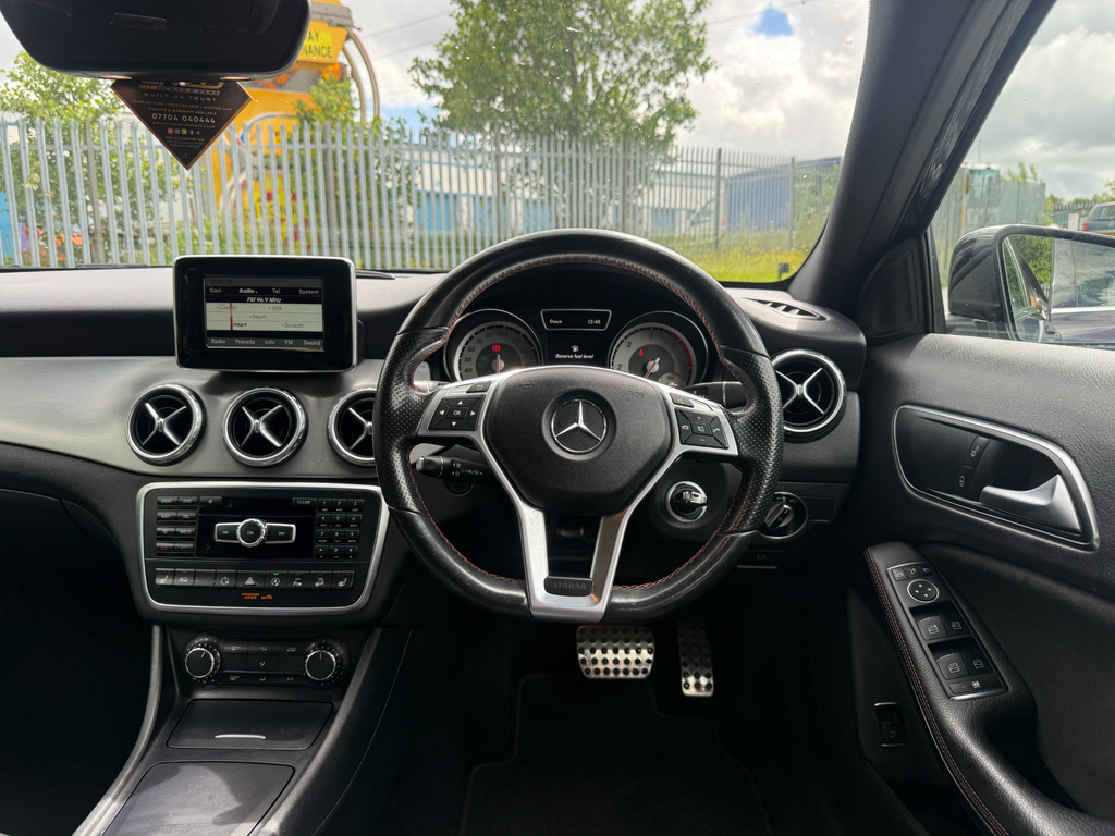 Mercedes-Benz GLA Class 2.1 Gla220 Cdi Amg Line Premium 4Matic Red #31