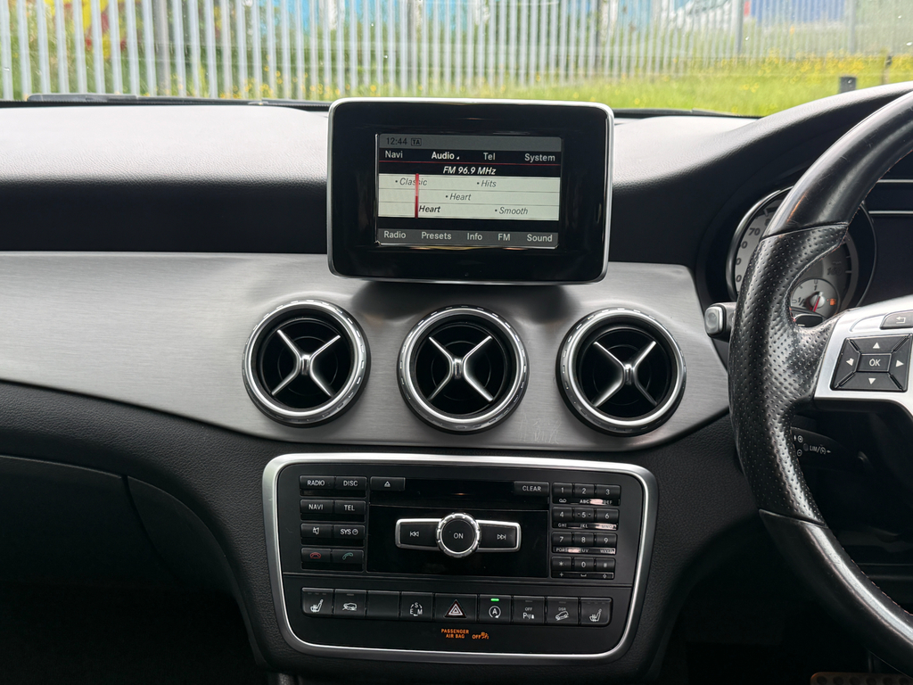 Mercedes-Benz GLA Class 2.1 Gla220 Cdi Amg Line Premium 4Matic Red #25