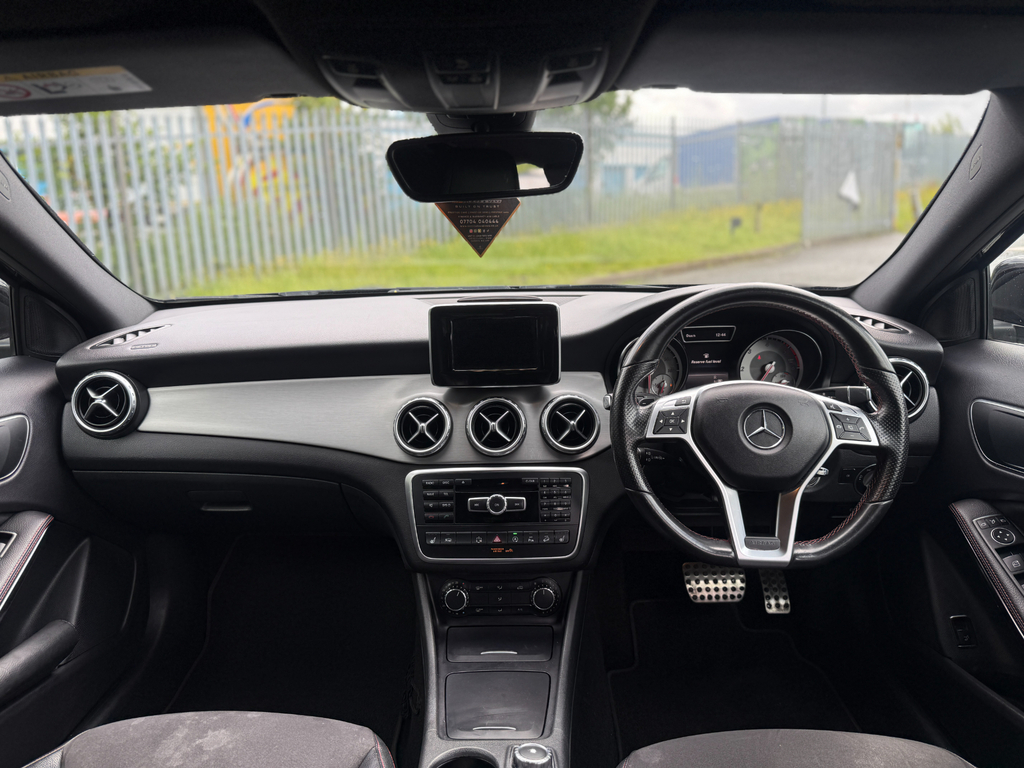Mercedes-Benz GLA Class 2.1 Gla220 Cdi Amg Line Premium 4Matic Red #24