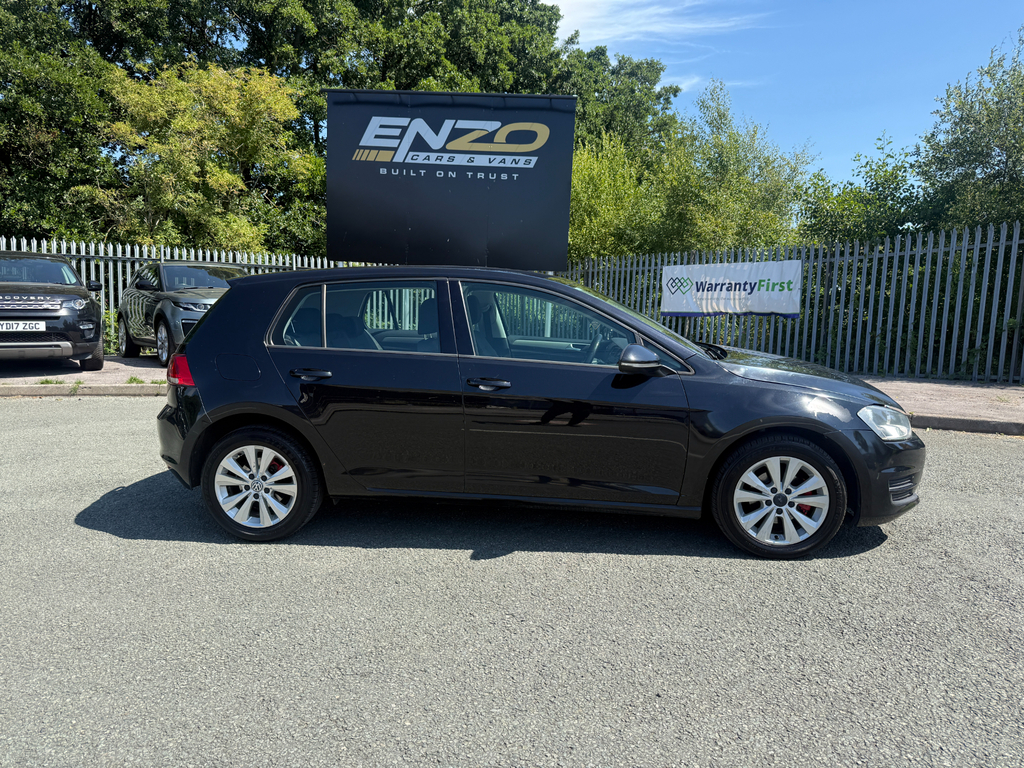 Volkswagen Golf Se Tsi Bluemotion Technology Dsg 5-Door Red #2