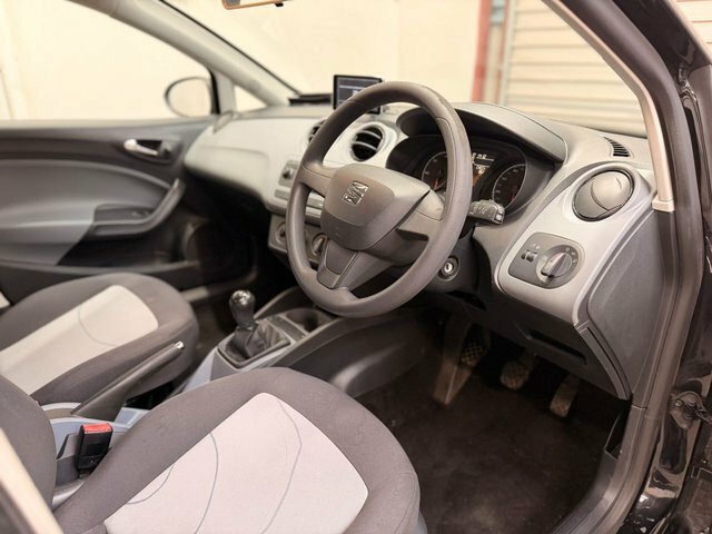 Seat Ibiza 1.0 Vista Red #7