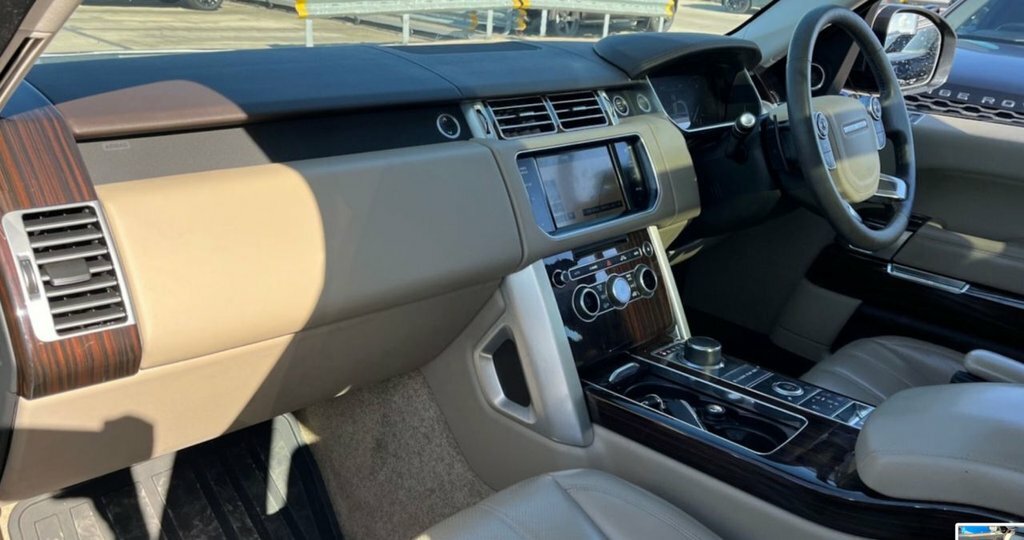 Land Rover Range Rover 3L Vogue Green