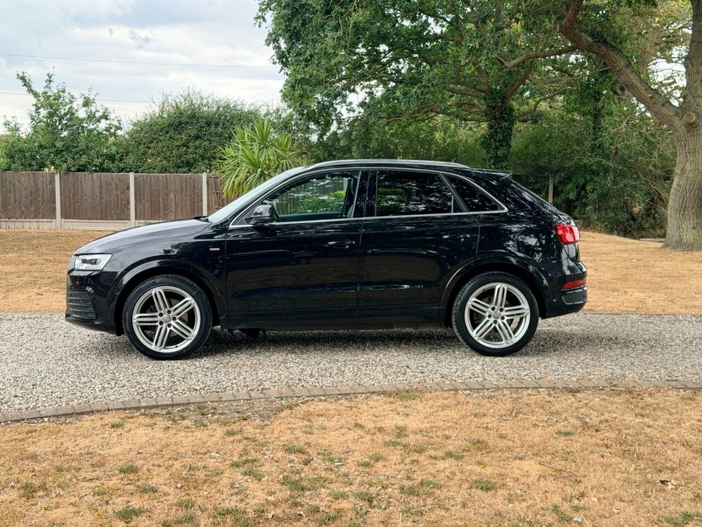 Audi Q3 2L S Line Plus Black #2
