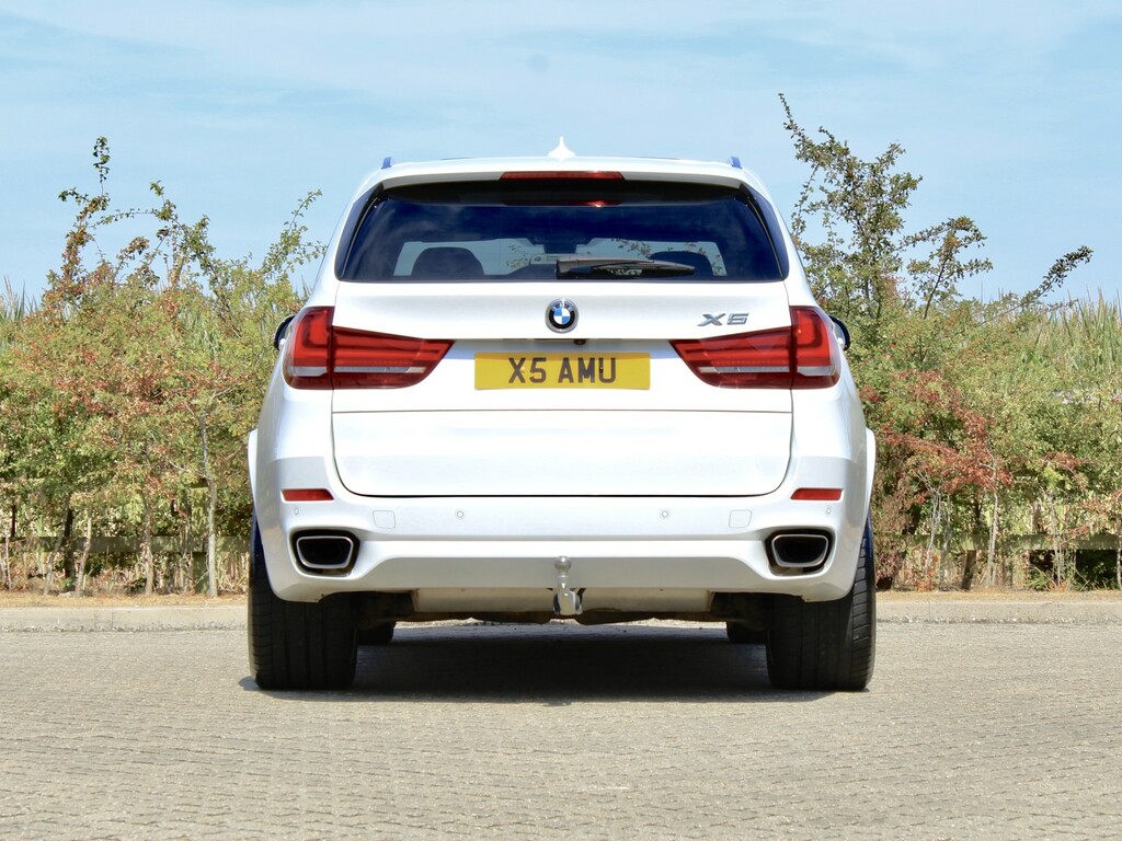 BMW X5 Xdrive40d M Sport - White #4