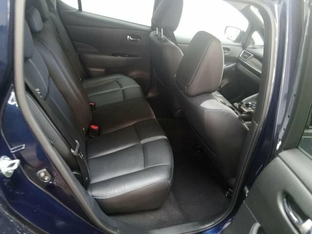 Nissan Leaf Tekna Hatchback Blue #4