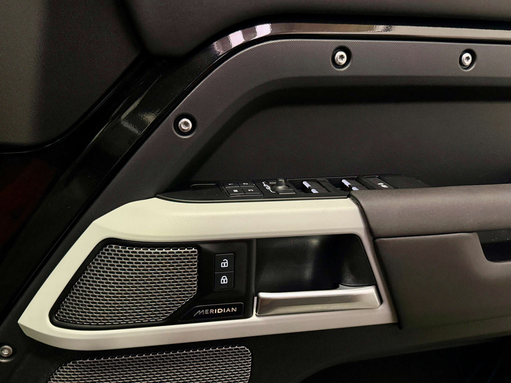 Land Rover Defender Xs Edition D Mhev A Black #22