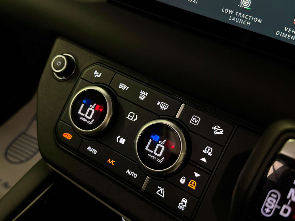 Land Rover Defender Xs Edition D Mhev A Black #24