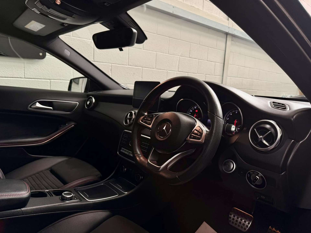 Mercedes-Benz GLA Class 180 Urban Edition Grey #14