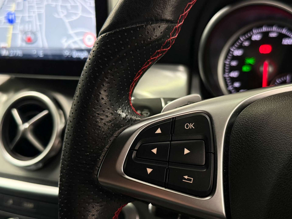 Mercedes-Benz GLA Class 180 Urban Edition Grey #20