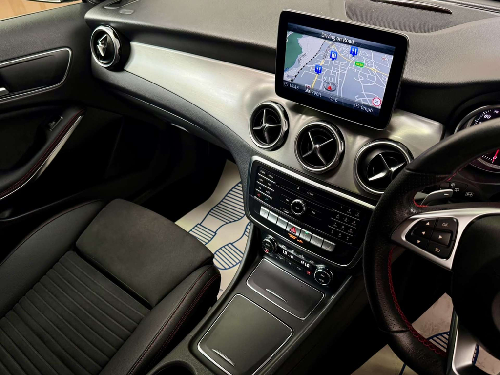 Mercedes-Benz GLA Class 180 Urban Edition Grey #19