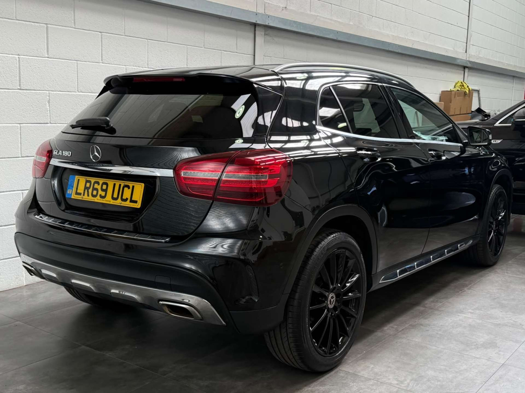 Mercedes-Benz GLA Class 180 Urban Edition Grey #8