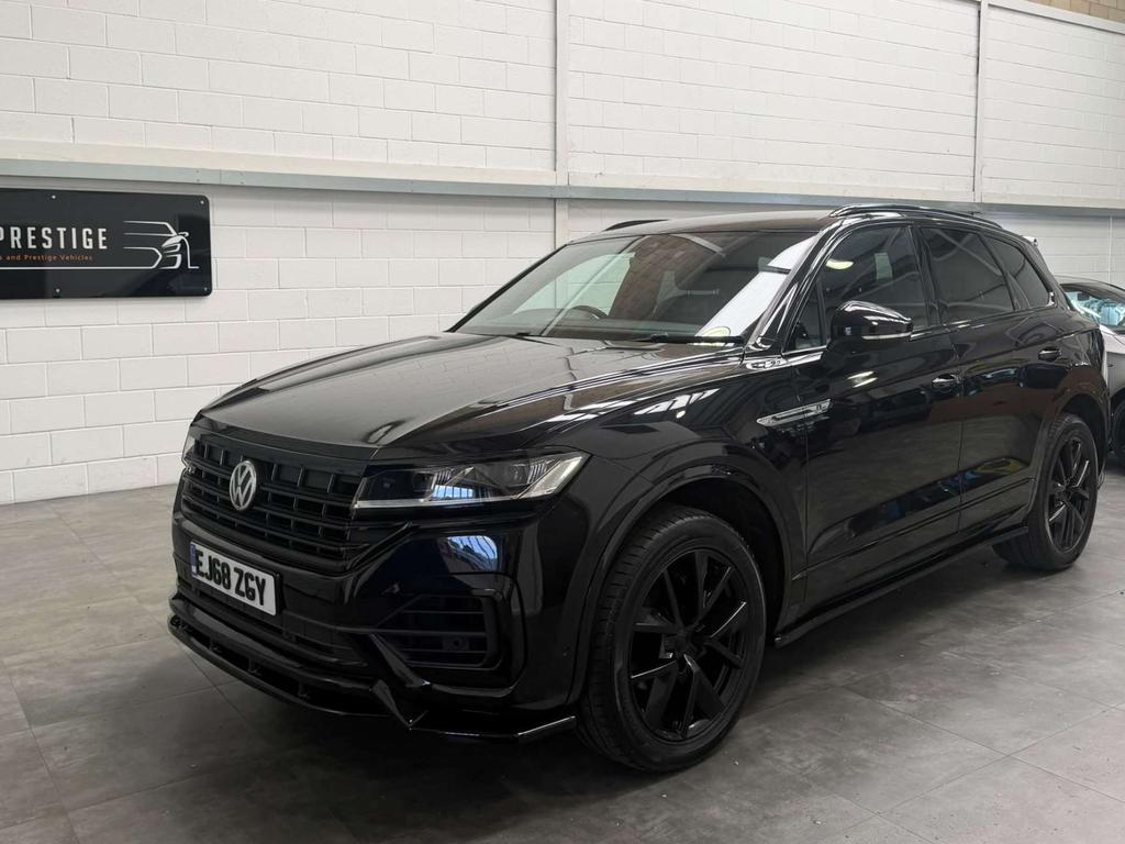 Volkswagen Touareg Black #9