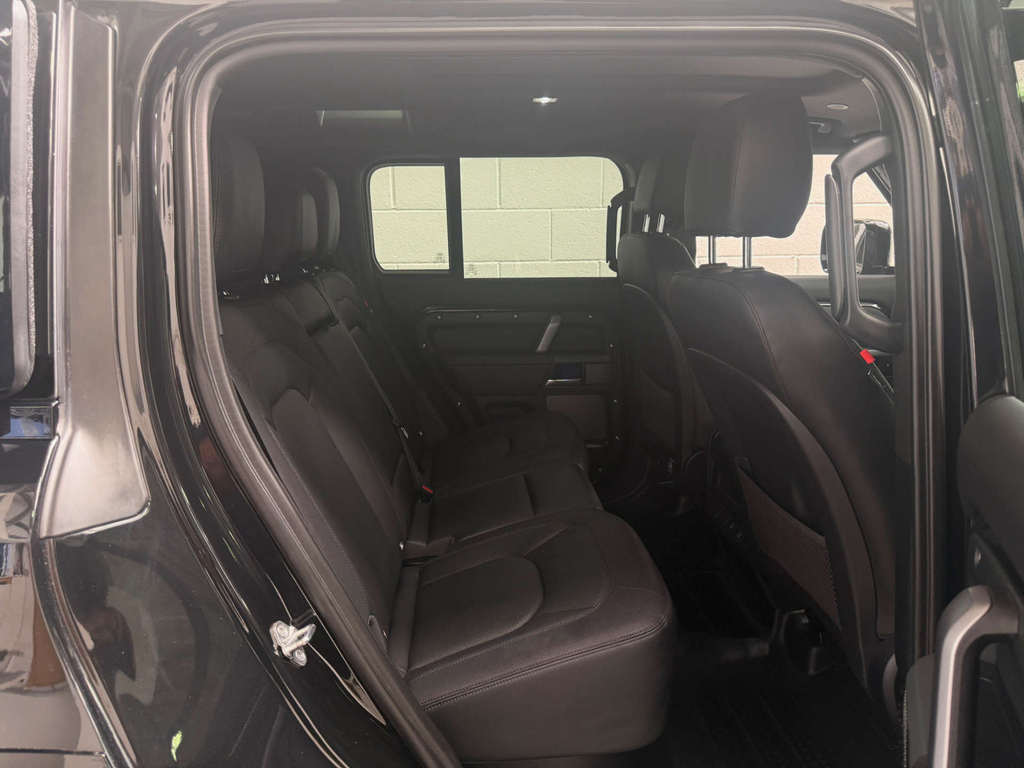 Land Rover Defender 2.0 P400e 15.4Kwh Xs Edition Suv Plug-i Black #17