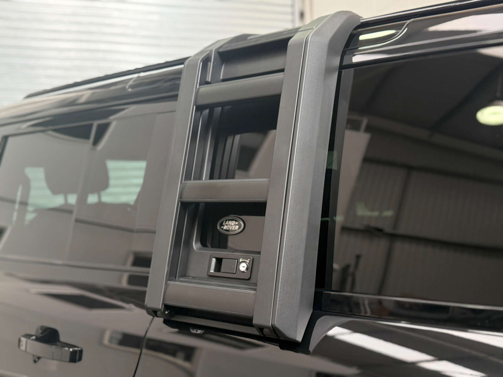 Land Rover Defender 2.0 P400e 15.4Kwh Xs Edition Suv Plug-i Black #12