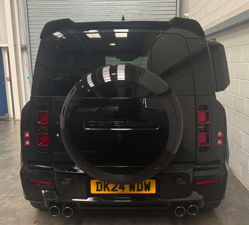 Land Rover Defender 2.0 P400e 15.4Kwh Xs Edition Suv Plug-i Black #7