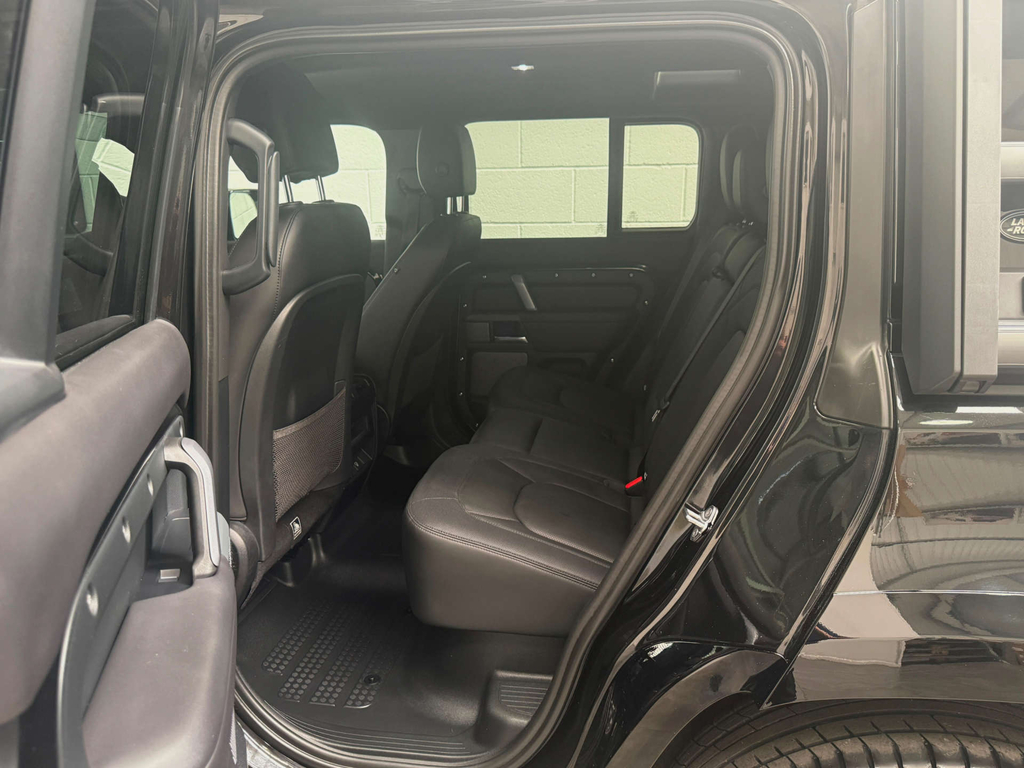 Land Rover Defender 2.0 P400e 15.4Kwh Xs Edition Suv Plug-i Black #16