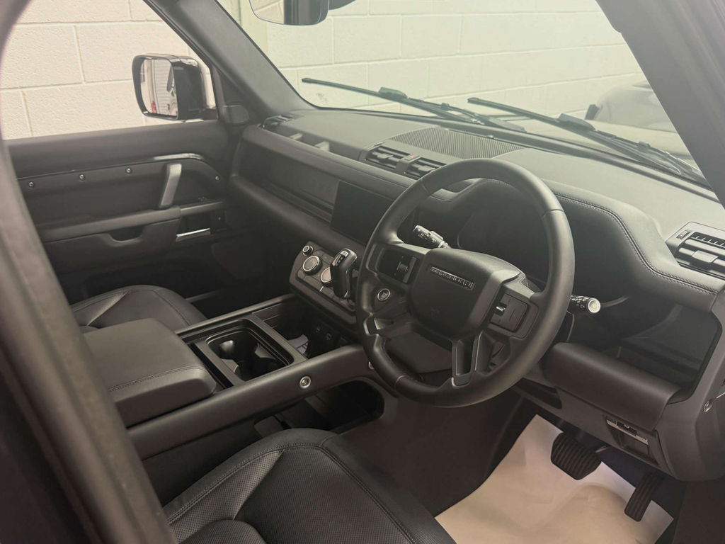 Land Rover Defender 2.0 P400e 15.4Kwh Xs Edition Suv Plug-i Black #13