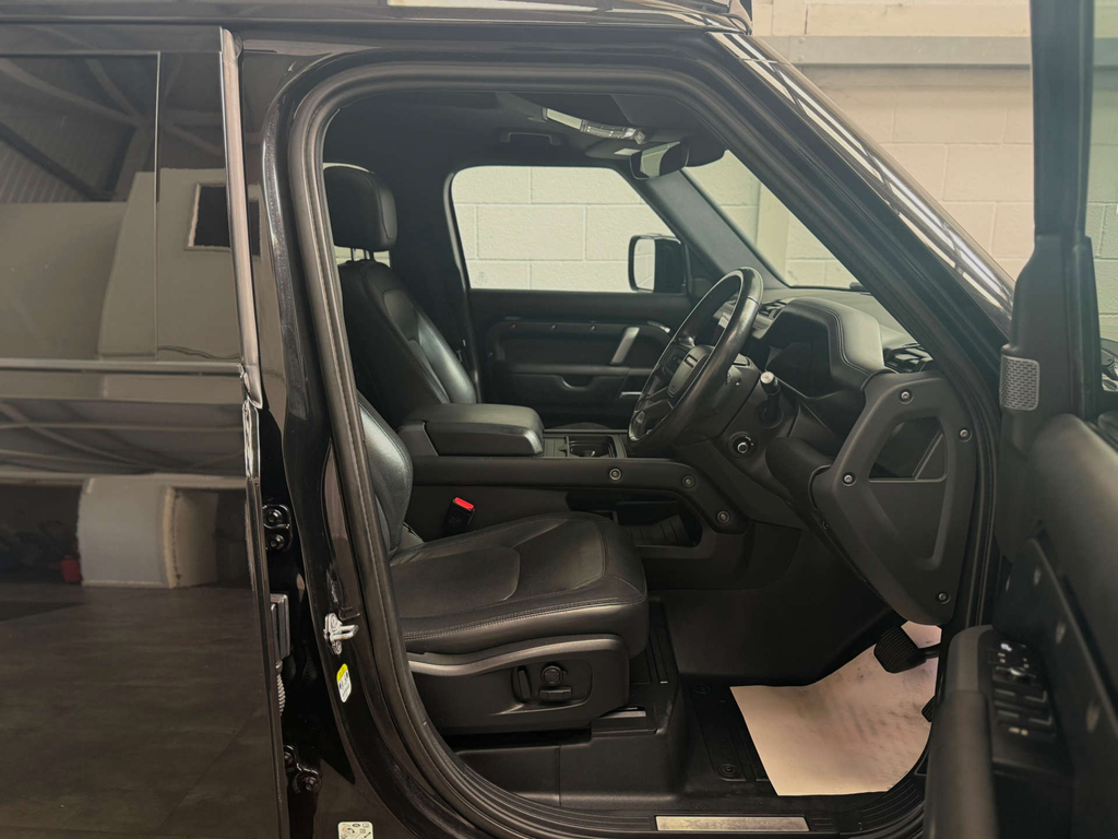 Land Rover Defender 3.0 P400 Xs Edition 90 Black #19
