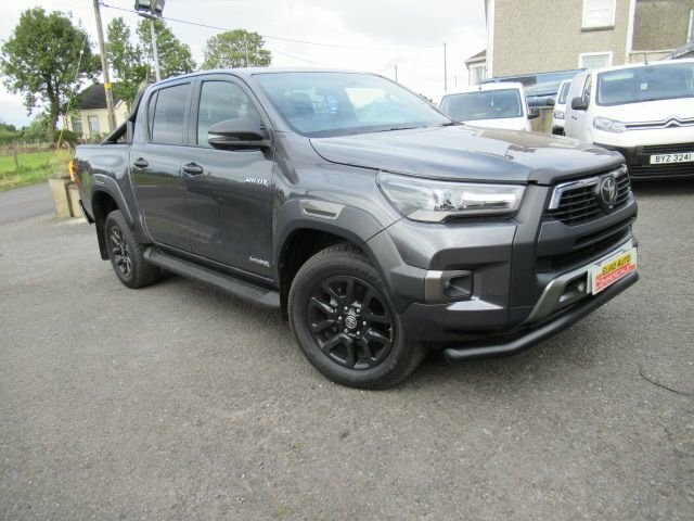 Toyota HILUX 2.8L Invincible X Grey