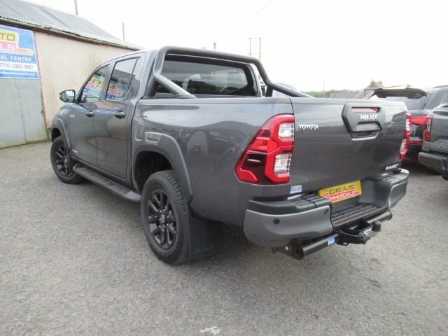 Toyota HILUX 2.8L Invincible X Grey #2