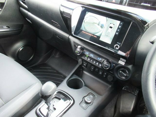 Toyota HILUX 2.8L Invincible X Grey #5