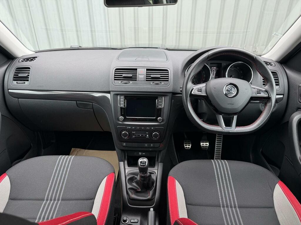 Skoda Yeti Suv 2.0 Tdi Outdoor Se-l 201616 Grey #22