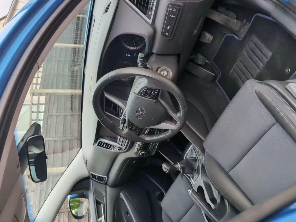 Hyundai Tucson 1.6L S White #8