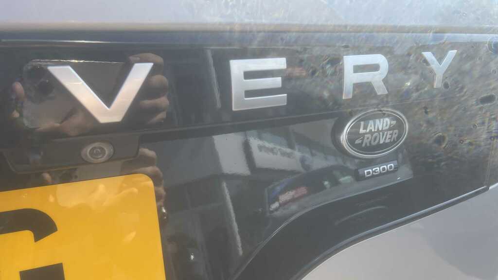 Land Rover Discovery 3.0 D300 Hse Commercial 2021 YR21BGG Silver #3