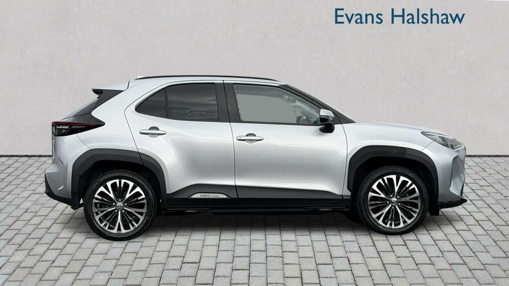 Toyota Yaris Cross 1.5 Hybrid Excel Awd Cvt 2023 GL72HJC Silver #6