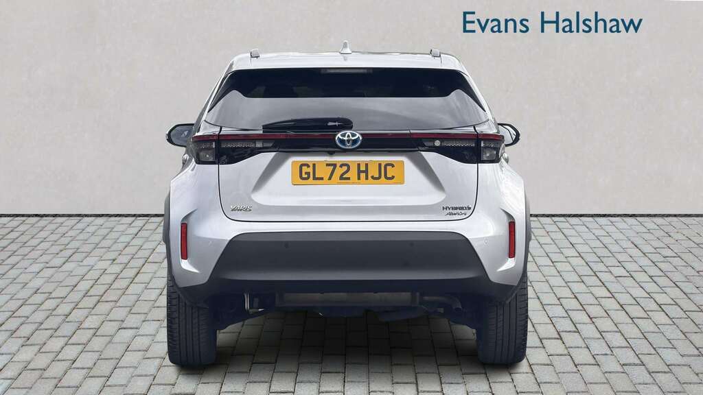 Toyota Yaris Cross 1.5 Hybrid Excel Awd Cvt 2023 GL72HJC Silver #5
