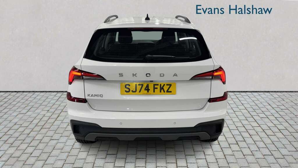 Skoda Kamiq 1.0 Tsi Se Edition 2025 SJ74FKZ White #5