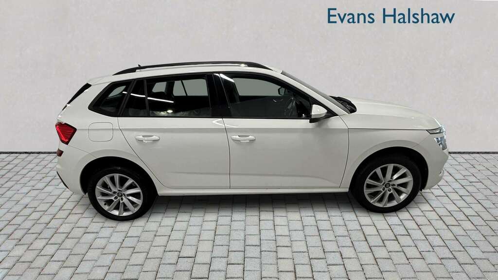Skoda Kamiq 1.0 Tsi Se Edition 2025 SJ74FKZ White #3