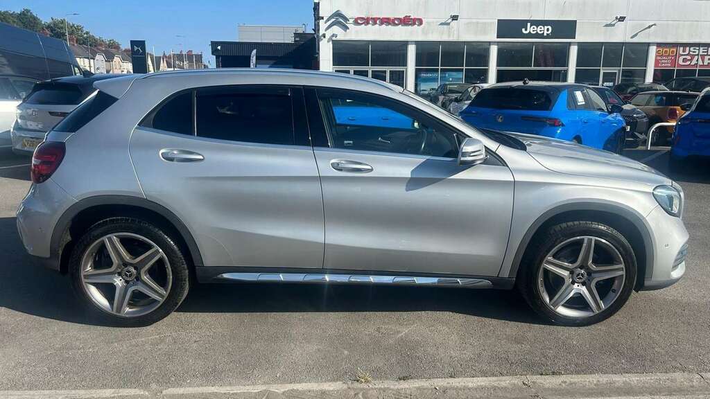 Mercedes-Benz GLA Class 220D 4Matic Amg Line Premium 2017 CK67HOJ Silver #2