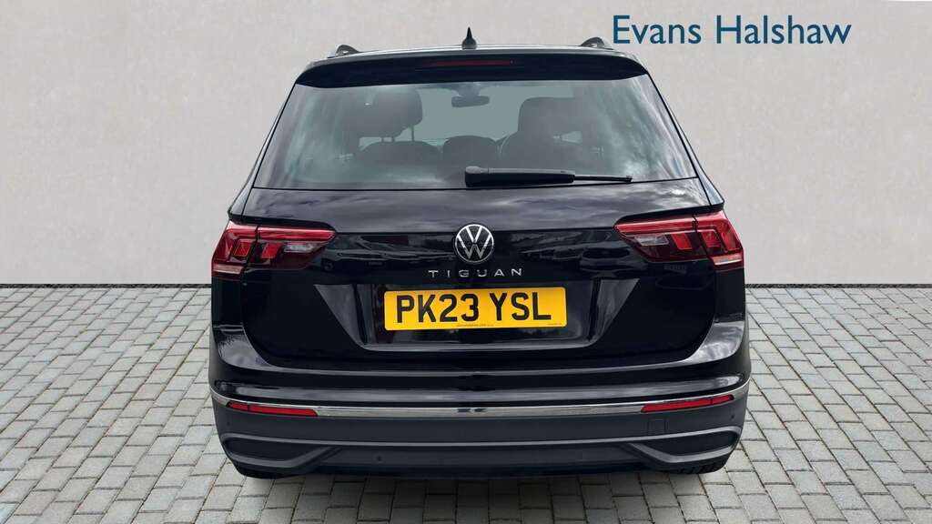 Volkswagen Tiguan 1.5 Tsi 150 Life Dsg 2023 PK23YSL Black #5