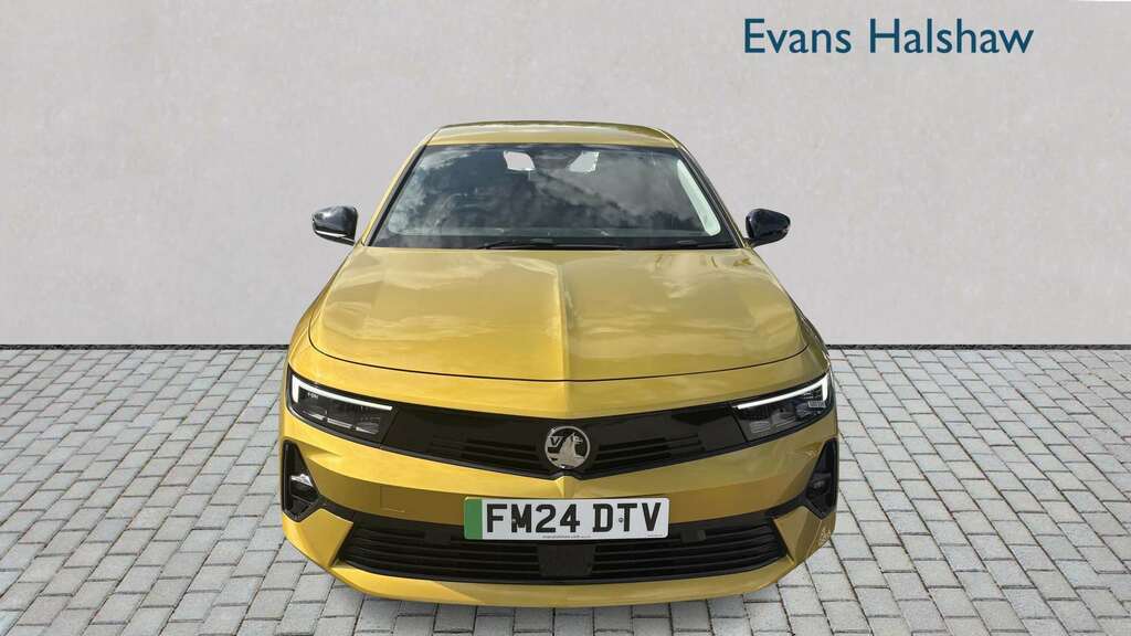 Vauxhall Astra 115Kw Design 54Kwh 2024 Yellow #2