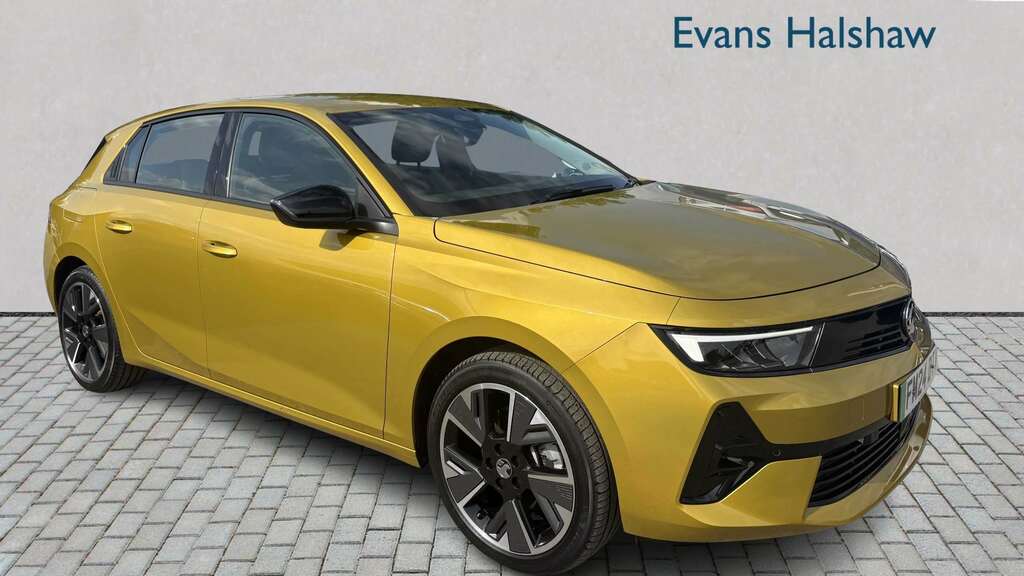 Vauxhall Astra 115Kw Design 54Kwh 2024 Yellow