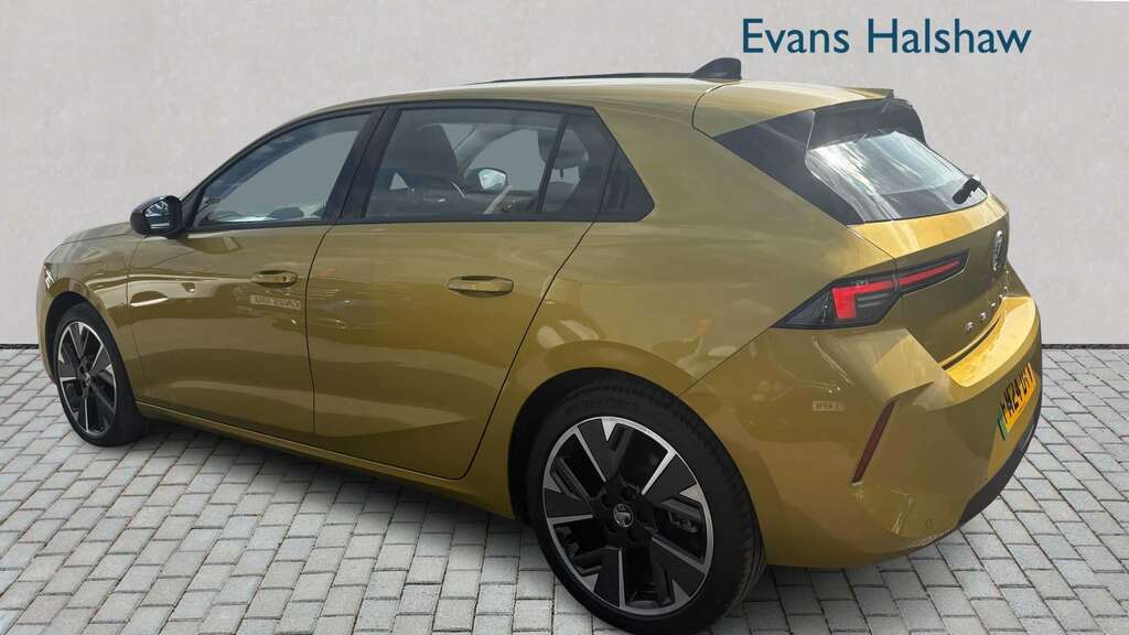 Vauxhall Astra 115Kw Design 54Kwh 2024 Yellow #3