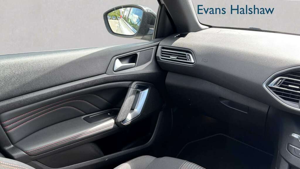 Peugeot 308 1.5 Bluehdi 130 Gt Line 2019 White #5