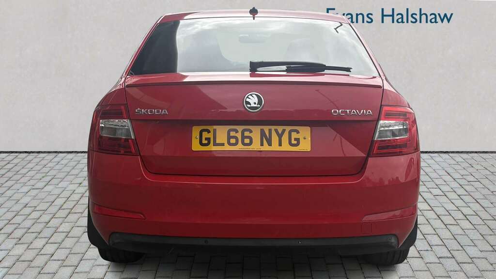 Skoda Octavia 1.4 Tsi 150 Se Sport 2016 Red #3